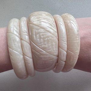 Splendette Pearl carved bangle set